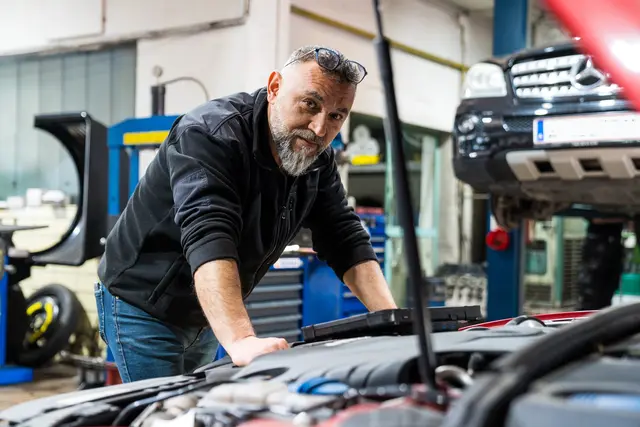 Kompetent, freundlich und transparent: Die Autowerkstatt H.D. Höchsmann in Favoriten bringt Kleinwagen oder Nutzfahrzeuge wieder in Schuss. | Foto: H.D. Höchsmann