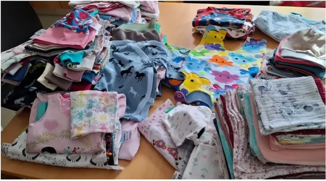 341 Stück „zwergenbunte“ Wäsche für die Neonatologie Leoben. | Foto: Verein Zwergenbunt
