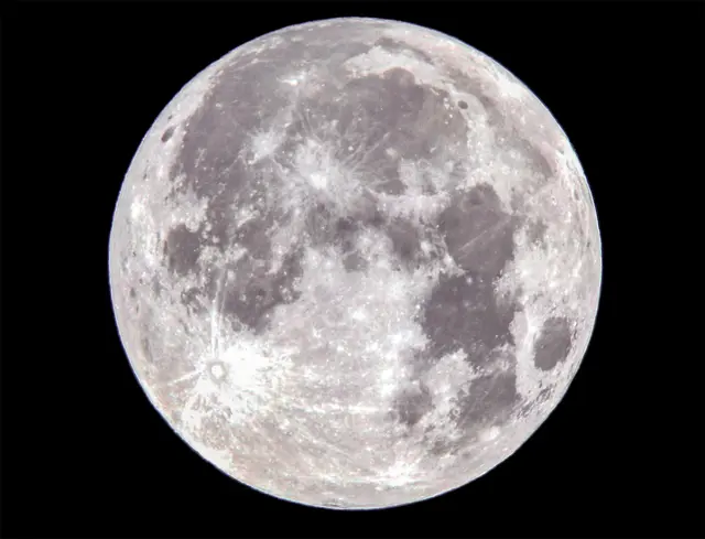 Wer den Supermond besonders gut beobachten möchte, sollte sich einen erhöhten Platz mit freier Sicht nach Osten suchen. | Foto: thomasmales/smarterpix