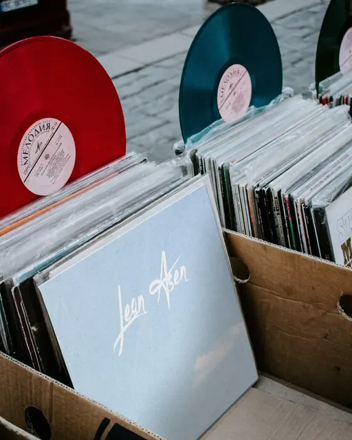 Auf Vinyl | Foto: Leon Asen