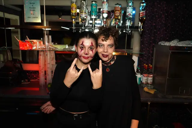 Titelfoto Steyr/Steyr-Land: Auch in diesem Jahr fand am Freitag, 31. Oktober, wieder die legendäre TrashOween-Party im Kulturverein Röda statt. | Foto: Peter Michael Röck