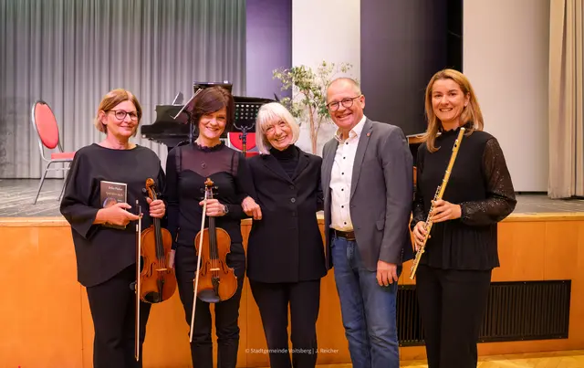 Die Protagonistinnen des Abends mit Bürgermeister Bernd Osprian | Foto: Stadtgemeinde Voitsberg/J. Reicher