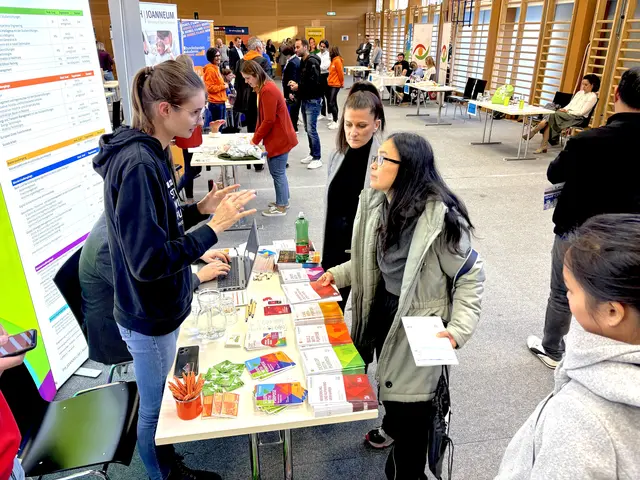 Besucherinnen und Besucher aus verschiedenen Ländern informierten sich über Ausbildungschancen in der Obersteiermark. | Foto: MeinBezirk