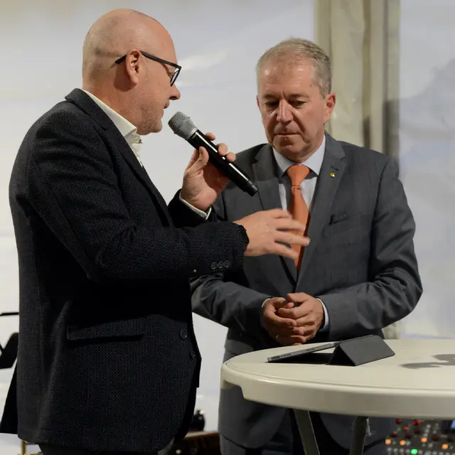 In ihren Ansprachen und Interviews blickten die Verantwortlichen auf die Geschichte der Bank zurück und gaben zugleich einen Ausblick auf die Zukunft der Raiffeisenbank Pöttsching. | Foto: RLB Burgenland