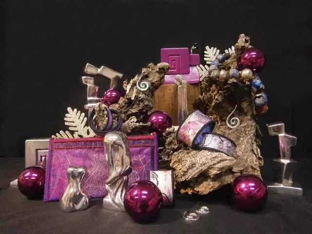 Handgefertigte Kostbarkeiten aus verschiedenen Kunsthandwerksbereichen. Direkt aus den Bildhauerateliers und Kreativwerkstätten. | Foto: Winter