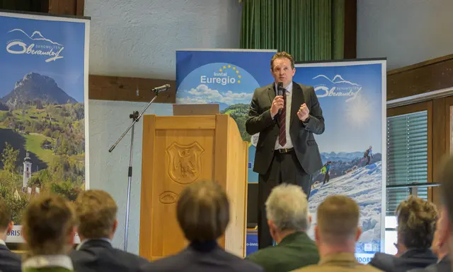 „Mobilität endet nicht an Grenzen", betonte Mobilitätslandesrat René Zumtobel.  | Foto: Hans Osterauer