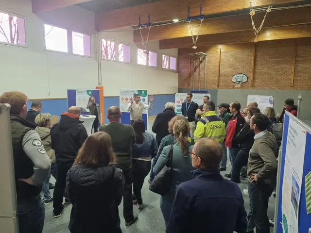 Zahlreiche Bürger informieren sich, stellen Fragen und bringen sich aktiv ein. | Foto: Gemeinde Pernegg