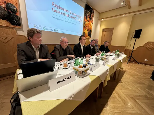 Präsentation im Gasthof Turmwirt: Wolfgang Habacher, Michael Koren, Karlheinz Kornhäusl, Marco Triller, Josef Harb und Bernd Leinich. | Foto: MeinBezirk/Angelika Kern