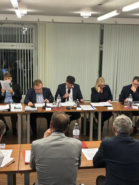 ÖVP-Finanzstadtrat Erich Stern erläuterte das Budget. | Foto: Bernhard Schabauer