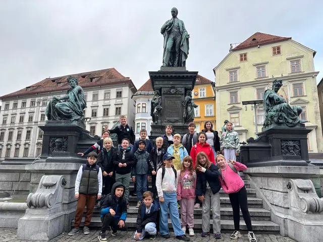 Am Grazer Hauptplatz gab es Zeit für ein gemeinsames Foto. | Foto: VS Rosental