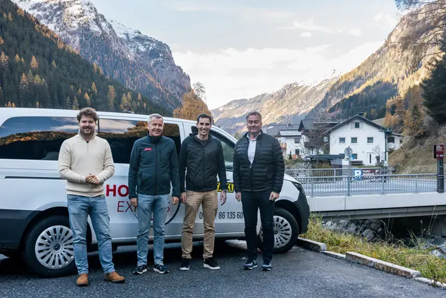 Philipp Stöfelz (GF TVB Pitztal), Gerhard Haid (stv. Obmann TVB Pitztal), Heiko Neuner (GF Holiday Express) und Elmar Haid, Bürgermeister St. Leonhard (v.l.). | Foto: TVB Pitztal