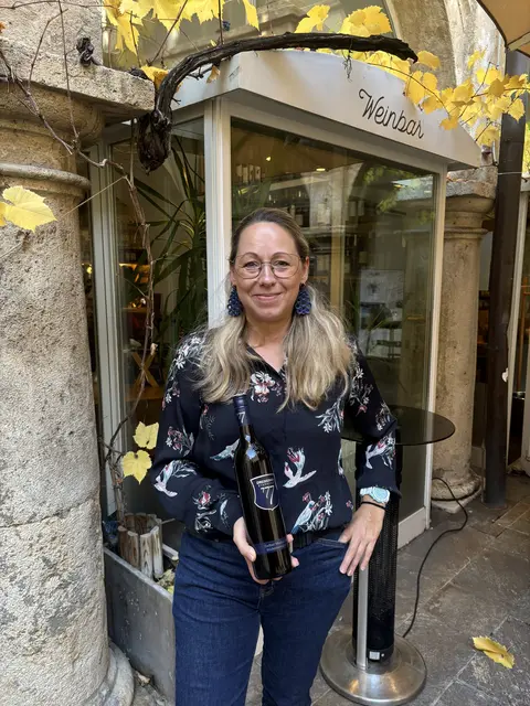 Evelyn Merc bringt ein bisschen Südsteiermark in die Grazer Innenstadt.  | Foto: MeinBezirk/Markus Kropac