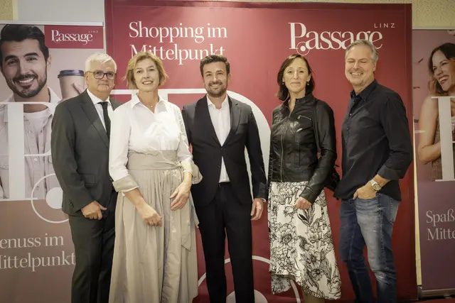 Von links: Spar-Vorstand Marcus Wild, Centerleiterin Julia Kretz, Tobias Todt, Regional Sales Manager AT bei Peek &amp; Cloppenburg, Nicole Reitinger, CFO von Ikea Österreich und Remembar-Inhaber Marc Zeller.
 | Foto: Passage Linz/Witzany
