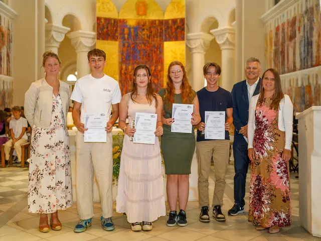 Nach erfolgreichem Abschluss der dreijährigen Ausbildung erhalten die Teilnehmer ein offiziell anerkanntes Zertifikat. | Foto: Privat