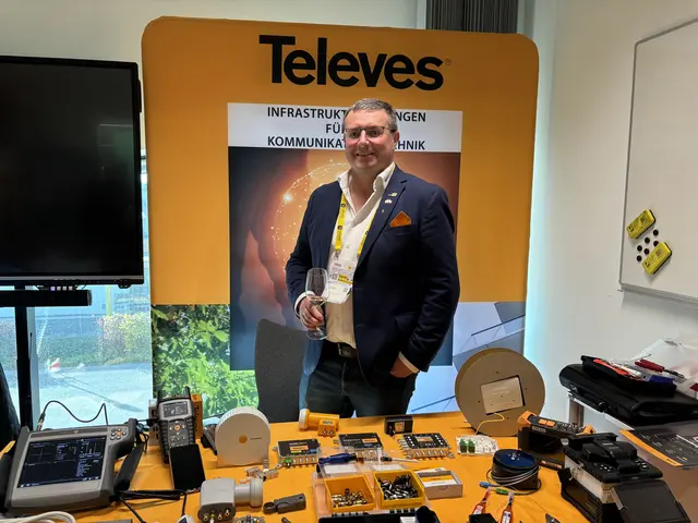 Christian Diermeier, Vertriebsmanager bei Televes im Haus der Digitalisierung. | Foto: Victoria Edlinger