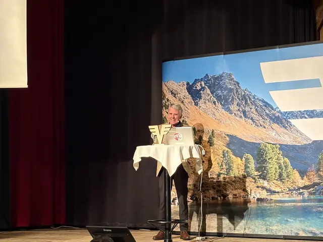 Der Tiroler Extrembergsteiger Peter Habeler hielt einen spannenden Impulsvortrag.  | Foto: Elisabeth Zangerl