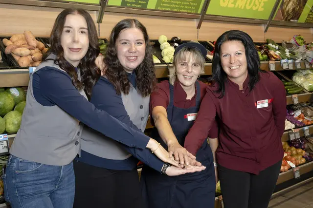 SPAR-Marktleiterin Daniela Rangger (2. von links) freut sich mit ihrem Führungsteam auf die Neueröffnung des SPAR-Supermarktes in Niederau. | Foto: SPAR