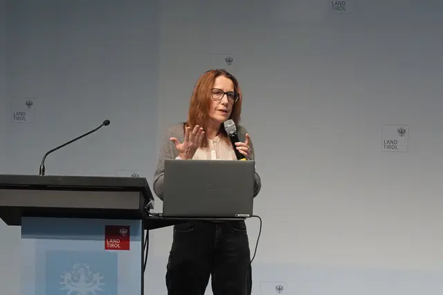 Barbara Juen gab Einblicke in traumasensibles Handeln. | Foto: Land Tirol/Reiter