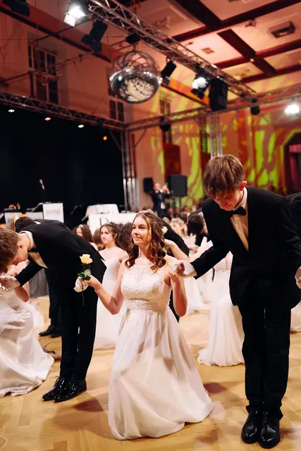 Der Rieder Stadtball verspricht einen Abend voller Glanz und Glamour. | Foto: Alexander Firmberger