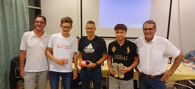 v.l.n.r. Sportwart Alexander Hundertpfund, Nachwuchsspieler Daniel Bauer, Dritter bei den Doppelstaatsmeisterschaften  +40 Christoph Hendl, Nachwuchsspieler Leon König und Obmann Erich Steffan | Foto: Erich Steffan