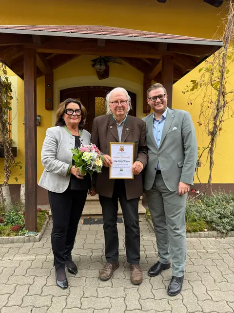 Landesobfrau Abg.z.NR Elisabeth Scheucher-Pichler, Erich Wappis und Stadtrat Julian Geier | Foto: Kärntner Seniorenbund