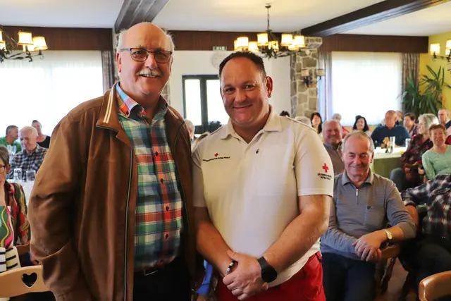 Josef Alter und Andreas Zmugg freuten sich über das große Interesse der Senioren an der Ersthilfe. | Foto: Edith Ertl