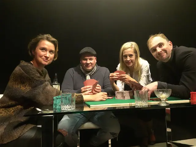 Julia Faßhuber, Holger Schober, Ninja Reichert und Alexander Kropsch begeisterten in der deutschsprachigen Erstaufführung von "Gewagte Spiele: Strip Poker" unter der Regie von Peter Faßhuber im Theater Oberzeiring. | Foto: Ainerdinger