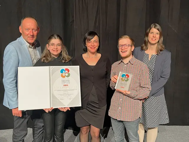 Martin Thaller (Koordination/Leitung Einkauf der FraGastro GmbH), Emily Mairhuber (Lehrling FraGastro Gallspach), Daniela Casapicola (Küchenleitung FraGastro Ottnang), Martin Fellner (Lehrling FraGastro Ottnang) und Rebekka Loidl (Leitung Koordination FraGastro GmbH) (v.l.). | Foto: FraGastro GmbH 