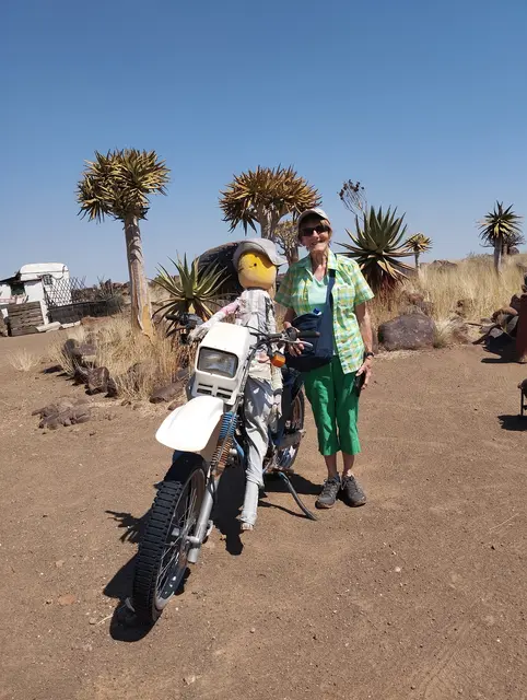 Unterwegs im Köcherbaumwald Namibia: Frieda Ließ liebt es zu reisen. | Foto: Veronika Frank