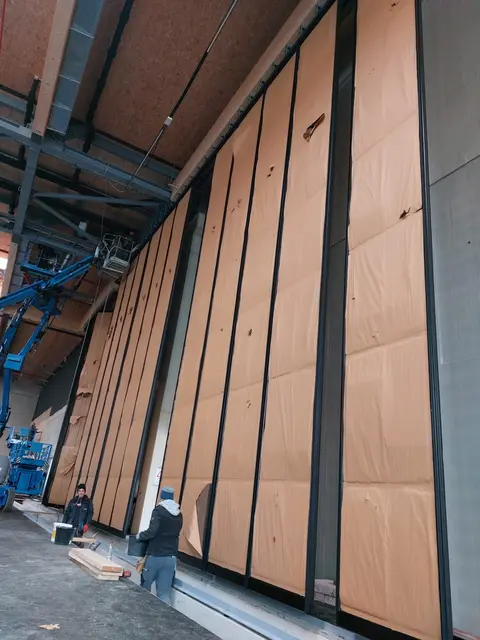 Bauprojekt vor der Fertigstellung: Die neue Messehalle 22 in Wels konnte nun zum ersten Mal besichtigt werden.