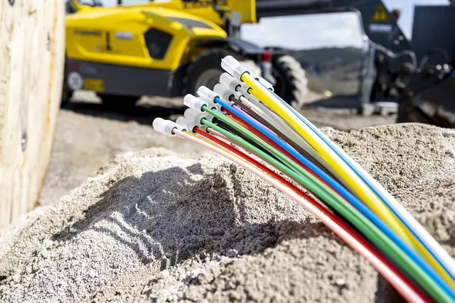 Glasfaser ist die Technologie der Zukunft und zählt – neben Wasser, Kanal und Strom – längst als vierte Säule der Grundversorgungsinfrastruktur. | Foto: ©Martin Steiger
