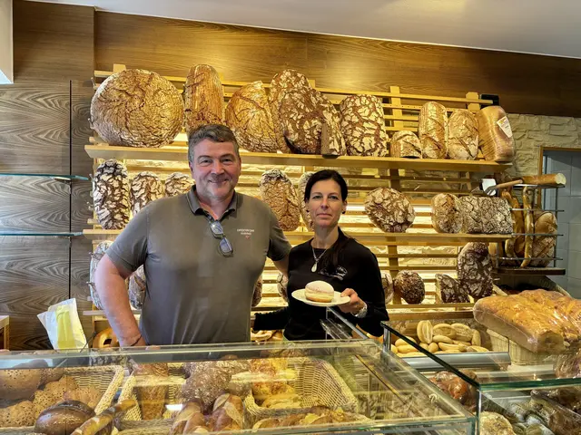 Heinz Brandl sorgt mit seinem Team seit Jahrzehnten für hochwertige Backware. | Foto: MeinBezirk/Julia Gerold