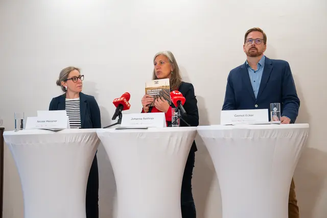 Nicole Meisner, Johanna Reithner und Gernot Ecker (v.l.) berichteten, dass allein in Wien rund 11.400 Menschen wohnungslos sind. | Foto: Valentina Marinelić/MeinBezirk