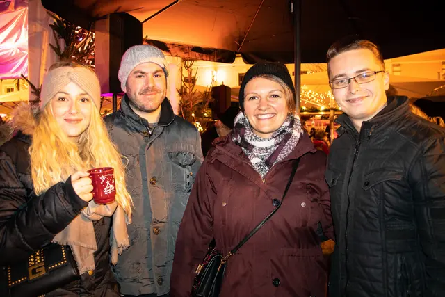 Elisabeth Fakler, Manuel Summer, Maria Schön und Benjamin Ehm besuchten letztes Jahr den Adventmarkt in Tulln. | Foto: Christian Nowotny