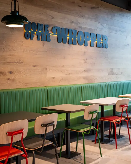 Die Sitzbereiche sollen zum gemütlichen Verweilen einladen.  | Foto: Burger-King
