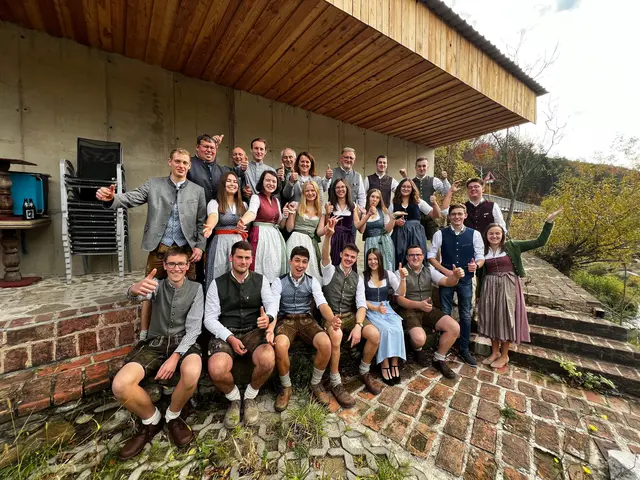 obere Reihe: Bürgermeister Arthur Rasch, Parteiobmann Wilfried Gram, Kaplan Lukas Reichhard,  Parteiobmann Michael Heindl, gfGR Michaela Scholze-Simmel, Vizebürgermeister Wolfgang Grünbichler, Martin Enne, Dominik Bauer
mittlere Reihe: Johannes Stritzl, Selina Dirnberger, Kristina Enne, Katja Hollaus, Michelle Dörflinger, Marilena Scholze-Simmel, Sarah Ziegelwanger, Clemens Stuphann
untere Reihe: Sebastian Dutter, Sebastian Sommer, Lorenz Dirnberger, Alexander Fuchs, Sidonie Scholze-Simmel, Hannes Falkensteiner, Samuel Fuxsteiner, Julia Falkensteiner