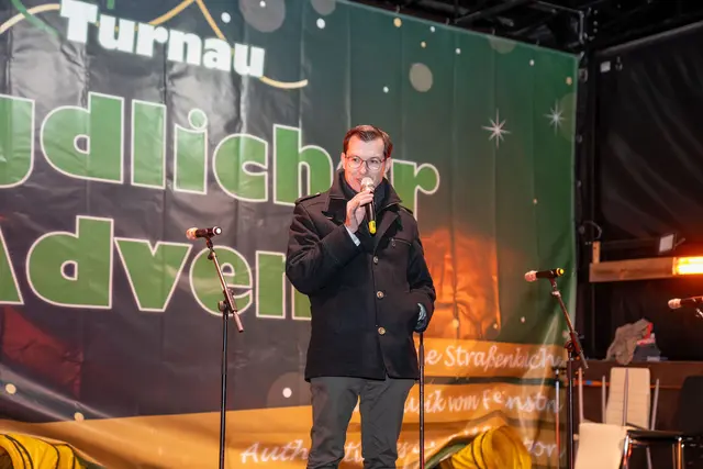 Ein Bild aus dem Vorjahr, der Bürgermeister bei der Eröffnung des Jagdlichen Advents in Turnau 2024. | Foto: Paller