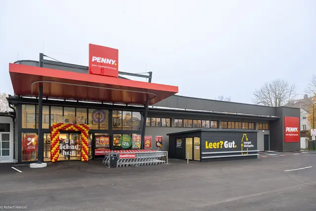 Die neue Penny-Filiale im Welser Stadtteil Vogelweide präsentiert sich topmodern mit mehr als 600 Quadratmetern Verkaufsfläche. | Foto: Rewe