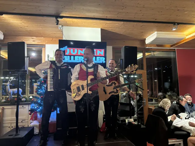 Die jungen Zillertaler brachten das Publikum zum Mitsingen und tanzen. | Foto: MeinBezirk/René Rebeiz