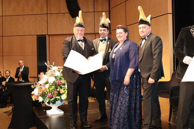 V.l.: Faschingskanzler Karl Glanznig, Stefan Gaggl, Sonja Glanznig und Peter Samselnig | Foto: MeinBezirk/Chiara Kresse