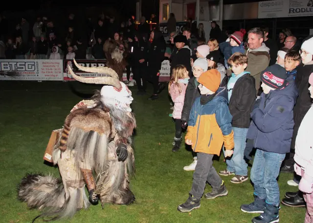 Eine kinderfreundliche Veranstaltung wurde für Jung und Alt ein schönes Erlebnis. | Foto: Peter Seper
