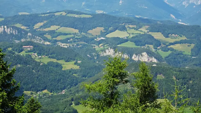 Kreuzberg, Adlitzgraben, Semmeringbahnstrecke (tlw) – Polleroswand, Breitenstein, Weinzettelwand - | Foto: © Silvia Plischek