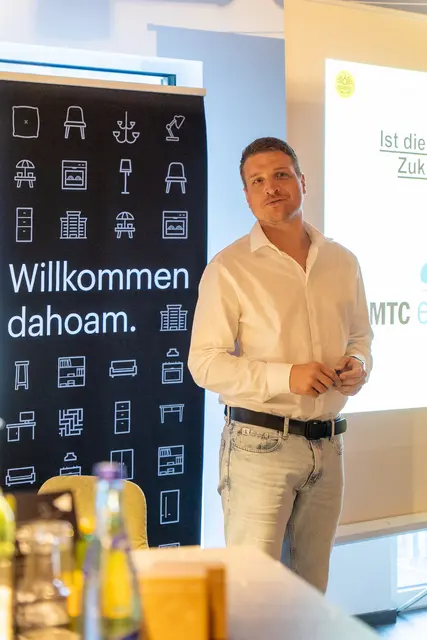 Andreas Waldhart präsentierte E-Autos als Zukunft für Unternehmen. | Foto: meinBezirk