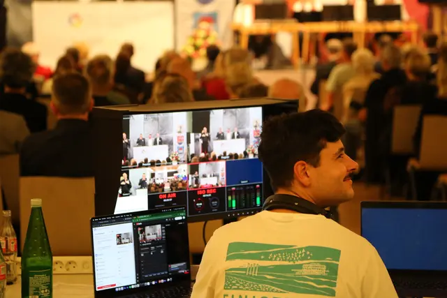 Beherzte Menschenrechtsarbeit multimedial in die Welt hinaustragen - das 9. Symposium ist längst auch präsent. | Foto: Eckhart Herbe