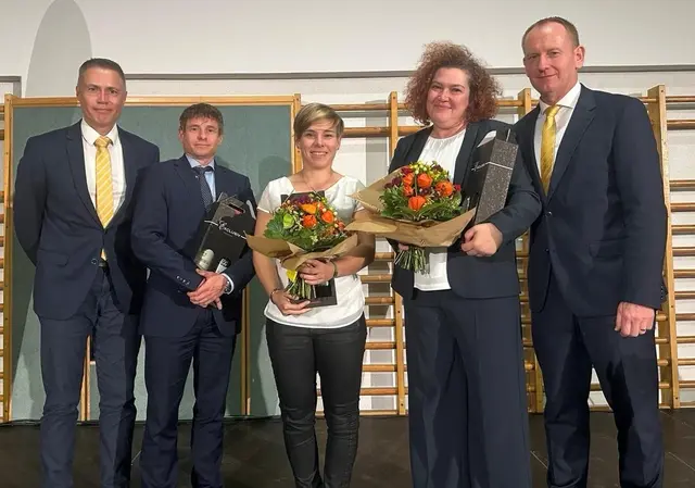 Hatten Grund zur Freude: Vst. Karlheinz Neubauer, Gunter Deuber (Raiffeisenbank International), Nicole Schmidhofer (Weltmeisterin und Abfahrtsweltcupsiegerin), Sylvia Kubicek (Raiffeisen Capital Management), Vst. Herbert Schigan, MSc, MBA (v.l.) | Foto: Raiffeisenbank Gamlitz