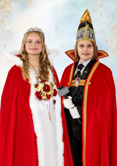 Lena Taurer (9) und Linus Leeb (10) sind das Kinderprinzenpaar für den Jubiläums-Kinderfasching | Foto: Knaus