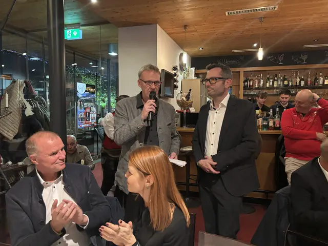 Ralph Schader und Gala-Initiator Christian Kuen begrüßten die Gäste. | Foto: MeinBezirk/René Rebeiz