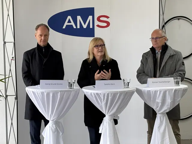 Gänserndorfs AMS-Leiter Georg Grund-Groiss, AMS-NÖ Landesgeschäftsführerin Sandra Kern und NÖ-Umweltverbände Vizepräsident Roman Stafchelberger. | Foto: Sandra Schütz
