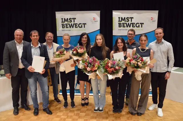 Die Sopertehrenzeichen in Gold wurden an ganz besondere Imsterinnen und Imster Sportler und Funktionäre verliehen. | Foto: Stadt Imst/Kolp