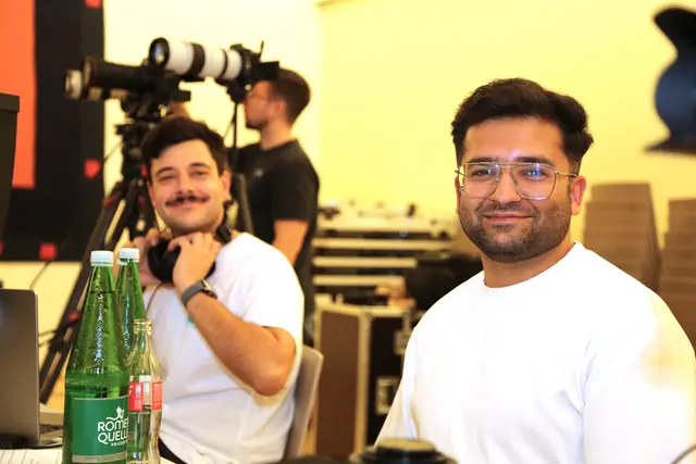 Faramarz Karimi war Teil des Multimediateams für den Livestream. | Foto: Eckhart Herbe